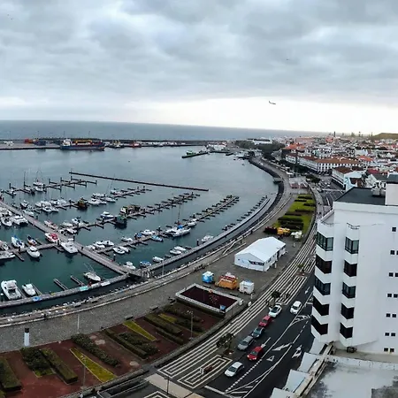 Apartman Character 2br Upper Retreat With Bbq Terrace Parking