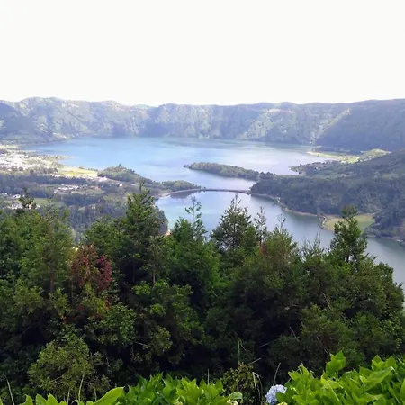 Character 2br Upper Retreat With Bbq Terrace Parking * Ponta Delgada