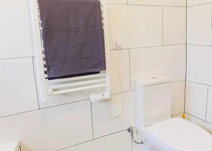 Character 2br Upper Retreat With Bbq Terrace Parking Διαμέρισμα Πόντα Ντελγκάντα