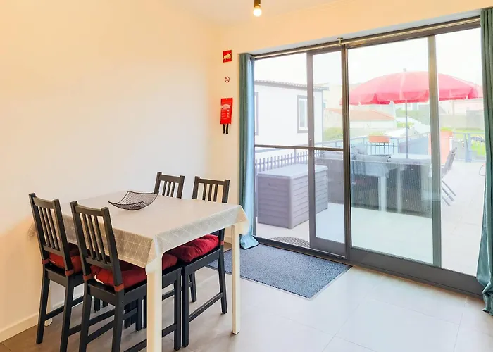 Character 2br Upper Retreat With Bbq Terrace Parking Πόντα Ντελγκάντα