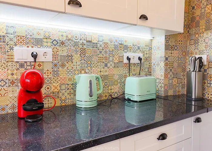 Character 2br Upper Retreat With Bbq Terrace Parking Διαμέρισμα *