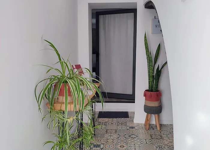 Διαμέρισμα Character 2br Upper Retreat With Bbq Terrace Parking *