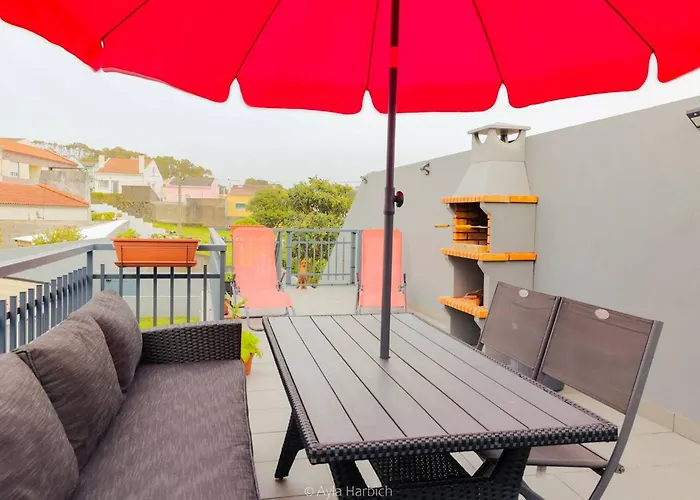 Character 2br Upper Retreat With Bbq Terrace Parking Πόντα Ντελγκάντα