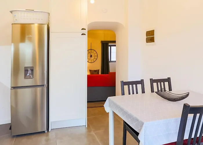Character 2br Upper Retreat With Bbq Terrace Parking Διαμέρισμα Πόντα Ντελγκάντα