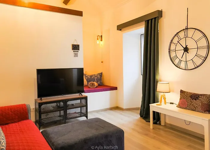 Διαμέρισμα Character 2br Upper Retreat With Bbq Terrace Parking Πόντα Ντελγκάντα