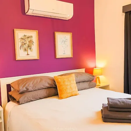 Daire Character 2br Upper Retreat With Bbq Terrace Parking *