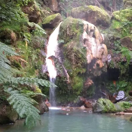 Character 2Br Upper Retreat With Bbq Terrace Parking Apartament