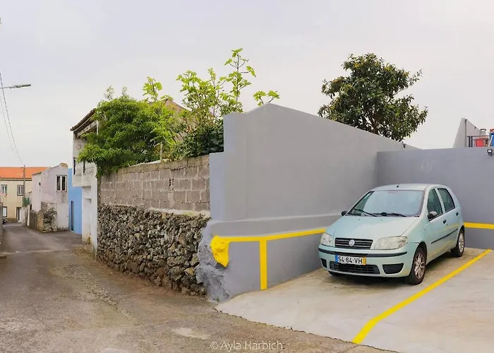 Character 2br Upper Retreat With Bbq Terrace Parking アパート