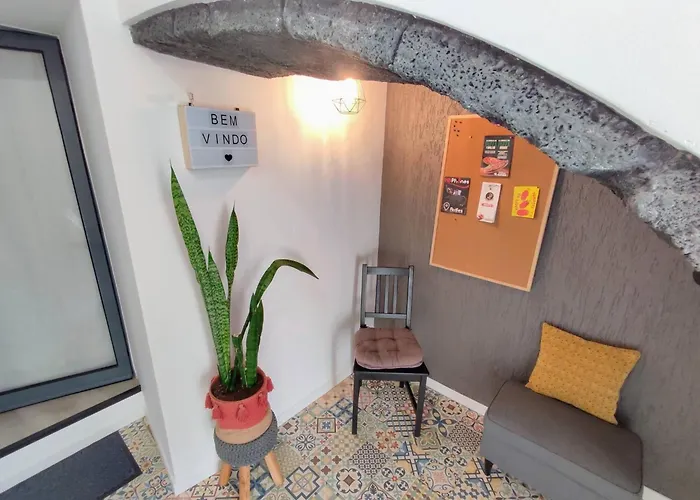 Character 2br Upper Retreat With Bbq Terrace Parking アパート